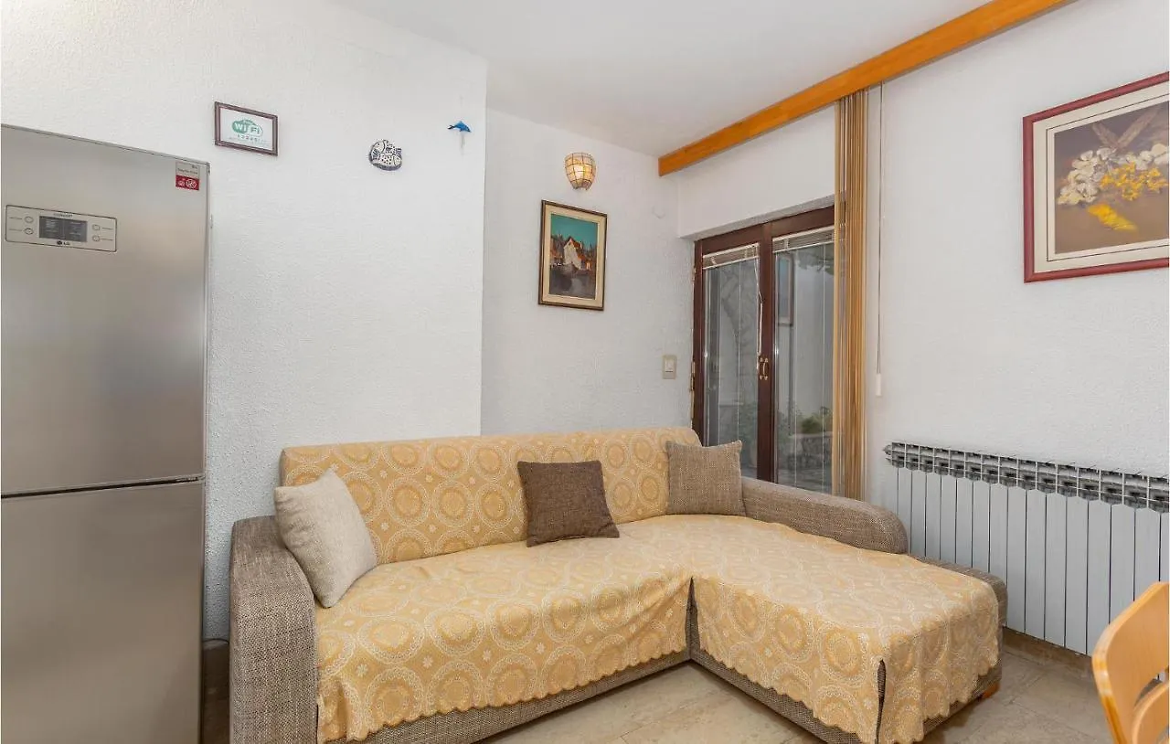 3 Bedroom Lovely Home In Omišalj