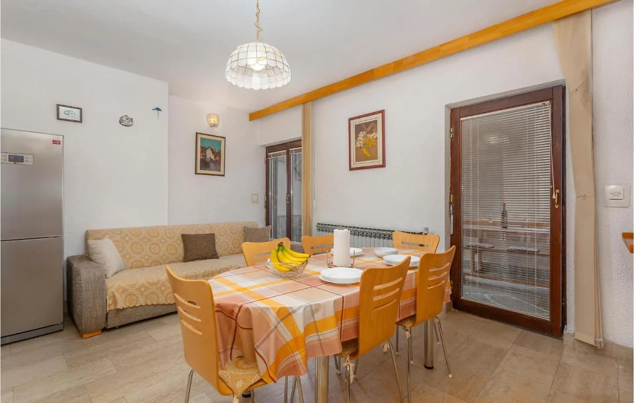 Holiday home 3 Bedroom Lovely Home In Omisalj