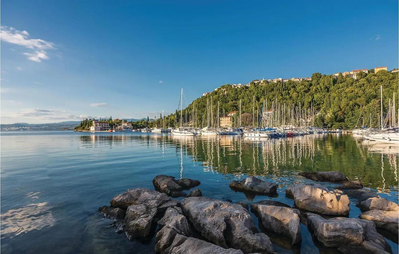 3 Bedroom Lovely Home In Omisalj Croatia