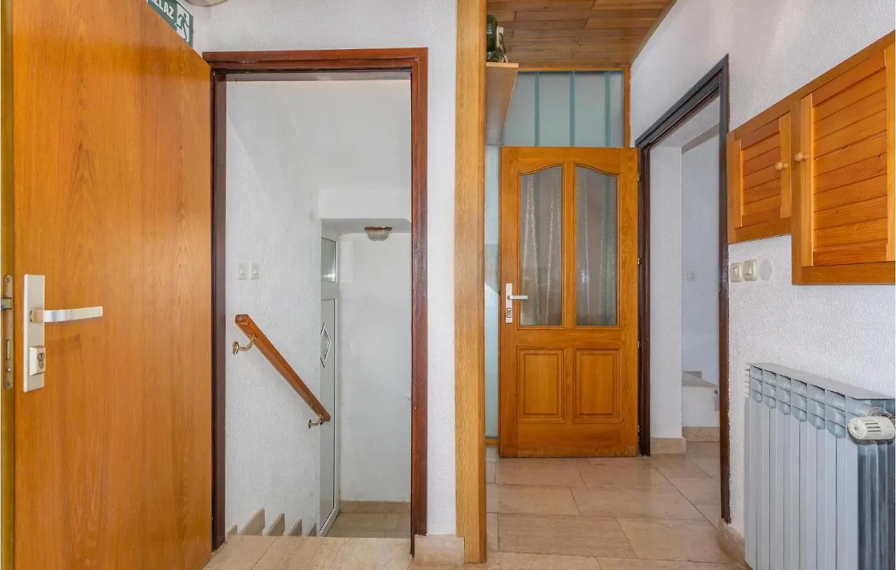 3 Bedroom Lovely Home In Omisalj Holiday home