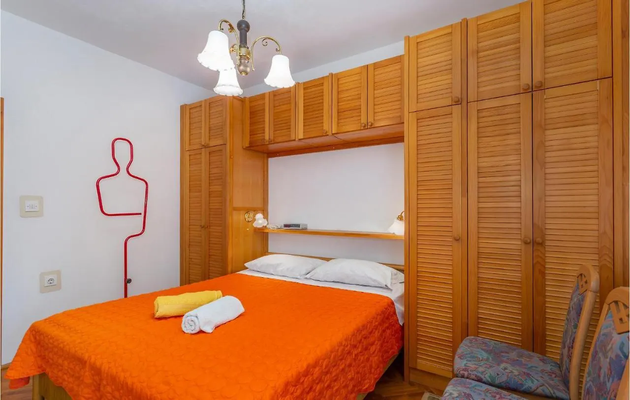 3 Bedroom Lovely Home In Omisalj