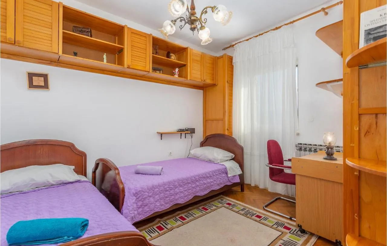 3 Bedroom Lovely Home In Omisalj